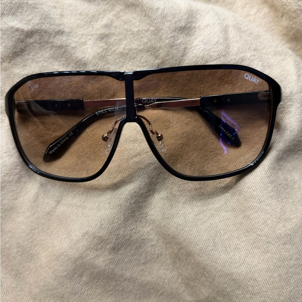 Quay Australia “Still Rich” Sunglasses - Picture 4 of 5